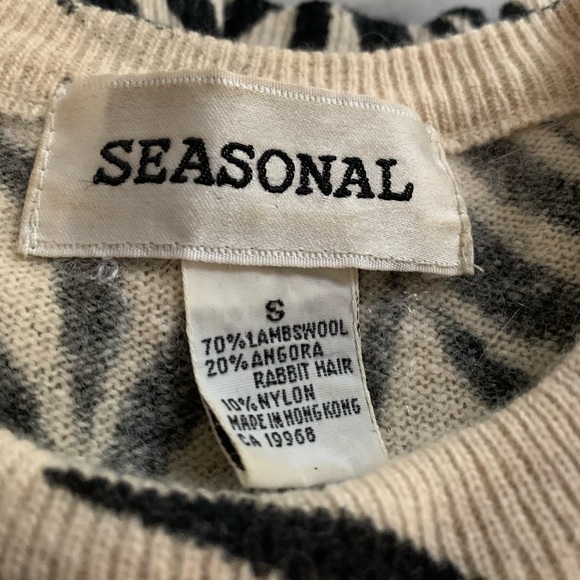 Vintage zebra pattern sequin wool/angora sweater size S - Picture 6 of 9